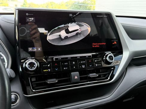 Used 2022 Toyota Highlander Platinum AWD/4WD image 57