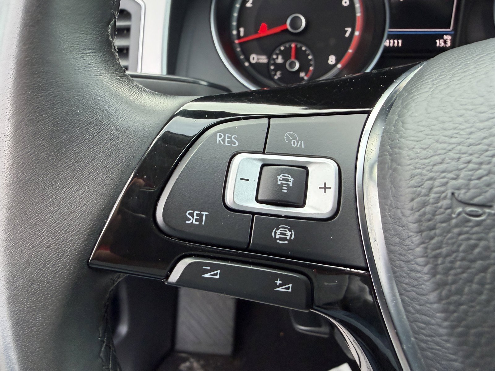 Used 2019 Volkswagen Atlas SE AWD/4WD image 16