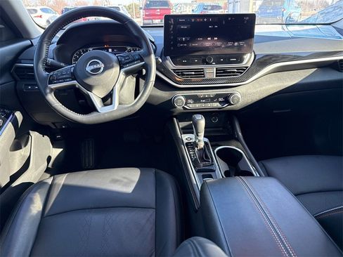 Used 2023 Nissan Altima 2.0 SR image 16