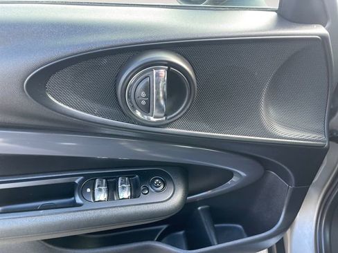 Used 2018 MINI Cooper Clubman S image 25