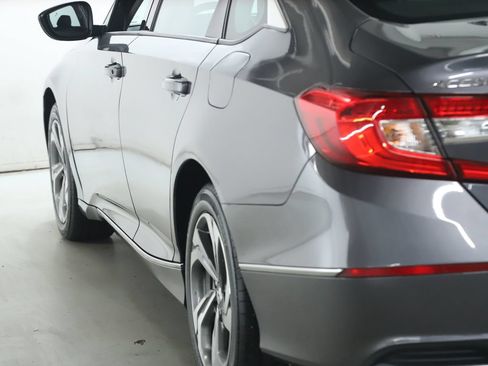 Used 2020 Honda Accord EX image 42