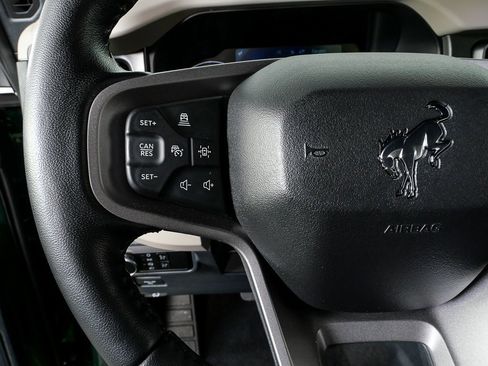 Used 2023 Ford Bronco Wildtrak image 9