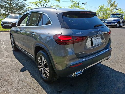 Used 2026 Mercedes-Benz GLA 250 4MATIC image 4