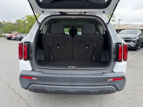 Certified 2022 Kia Sorento LX FWD image 9