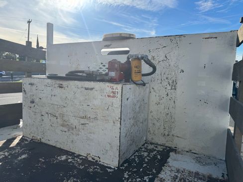 Used 2017 Ford F550 4x4 Regular Cab Super Duty image 9