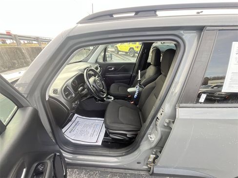 Used 2020 Jeep Renegade Altitude image 11