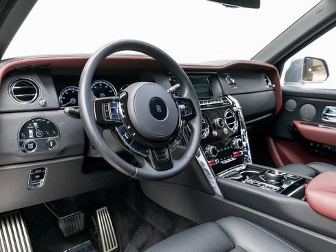 Used 2022 Rolls-Royce Cullinan image 14