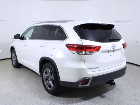 Used 2017 Toyota Highlander Limited image 5