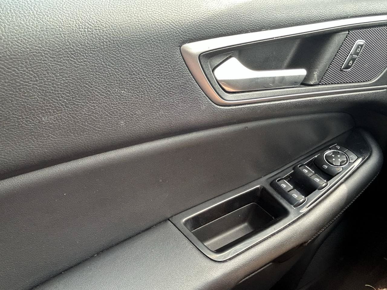 Used 2015 Ford Edge SEL w/ Equipment Group 201A AWD/4WD image 27