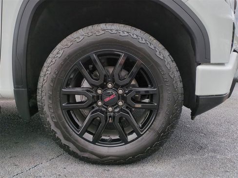 Used 2025 GMC Sierra 1500 Elevation image 11
