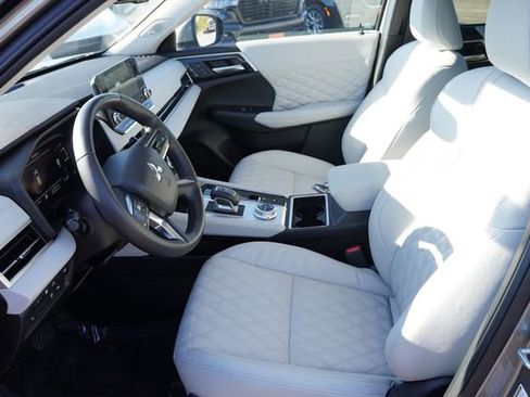 Used 2023 Mitsubishi Outlander SEL image 16