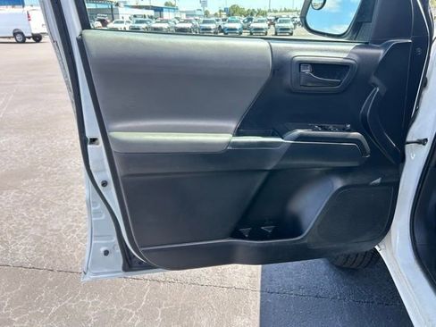 Used 2019 Toyota Tacoma SR image 12