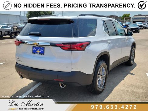 Used 2024 Chevrolet Traverse LT FWD image 3