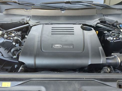 Used 2025 Land Rover Discovery S AWD/4WD image 14