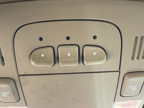 Used 2011 Buick Lucerne CXL FWD image 11