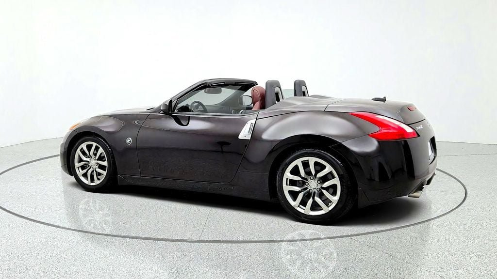 Used 2014 Nissan 370Z Touring w/ Navigation Package RWD image 7