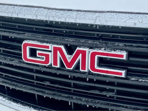 Used 2020 GMC Terrain SLE w/ Driver Convenience Package image 16