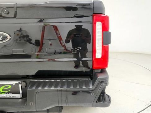 Used 2023 Ford F250 XLT w/ Black Appearance Package AWD/4WD image 28