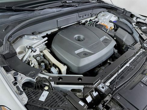 Used 2023 Volvo XC60 T8 Ultimate image 26