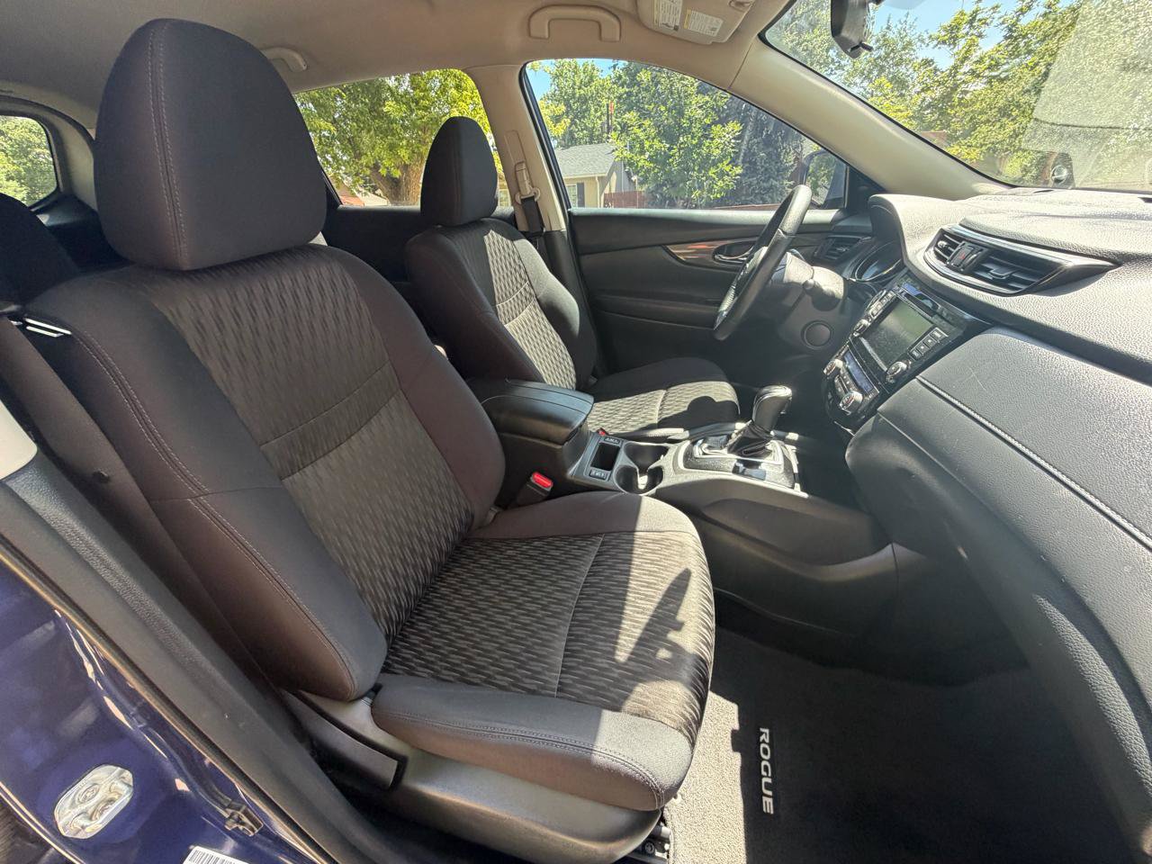 Used 2018 Nissan Rogue SV w/ Premium Package AWD/4WD image 18