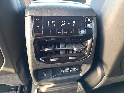 New 2025 Jeep Grand Cherokee L Altitude image 12