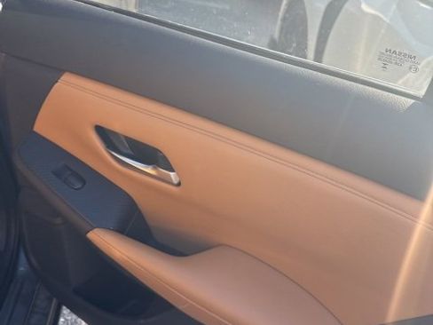 Used 2023 Nissan Sentra SV w/ SV Premium Package image 10