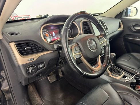 Used 2016 Jeep Cherokee Limited image 10
