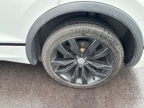 Used 2020 Volkswagen Tiguan SE R-Line FWD image 2