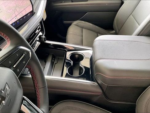 New 2026 Chevrolet Suburban RST w/ RST Capability Package AWD/4WD image 9