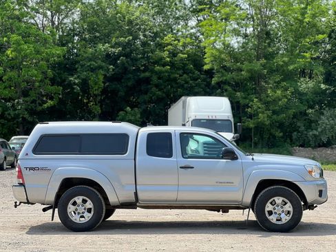 Used 2012 Toyota Tacoma 4x4 Access Cab V6 w/ TRD Off-Road Pkg image 7
