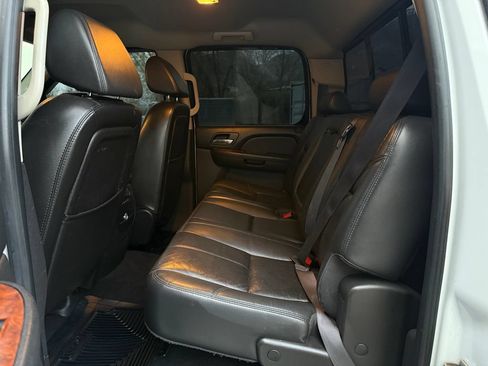 Used 2007 Chevrolet Silverado 1500 LTZ w/ Safety Package AWD/4WD image 24