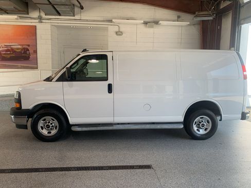Used 2024 GMC Savana 2500 w/ Driver Convenience Package RWD image 5
