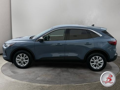 Used 2023 Ford Escape Active AWD/4WD image 4