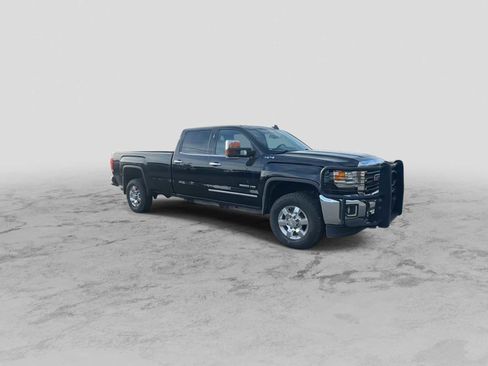Used 2018 GMC Sierra 2500 SLT image 2