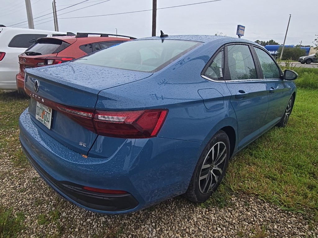 Used 2026 Volkswagen Jetta SE FWD image 8