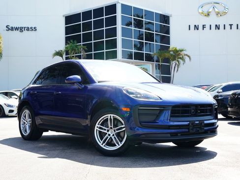 Used 2024 Porsche Macan AWD/4WD image 1