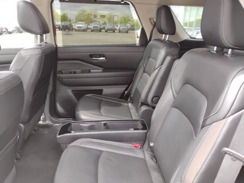 Used 2023 Nissan Pathfinder SL w/ SL Premium Package image 12