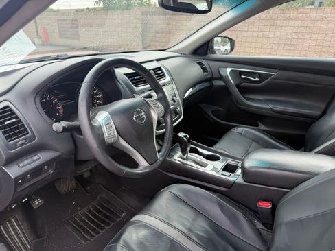 Used 2017 Nissan Altima 2.5 SL w/ Moonroof Package image 14