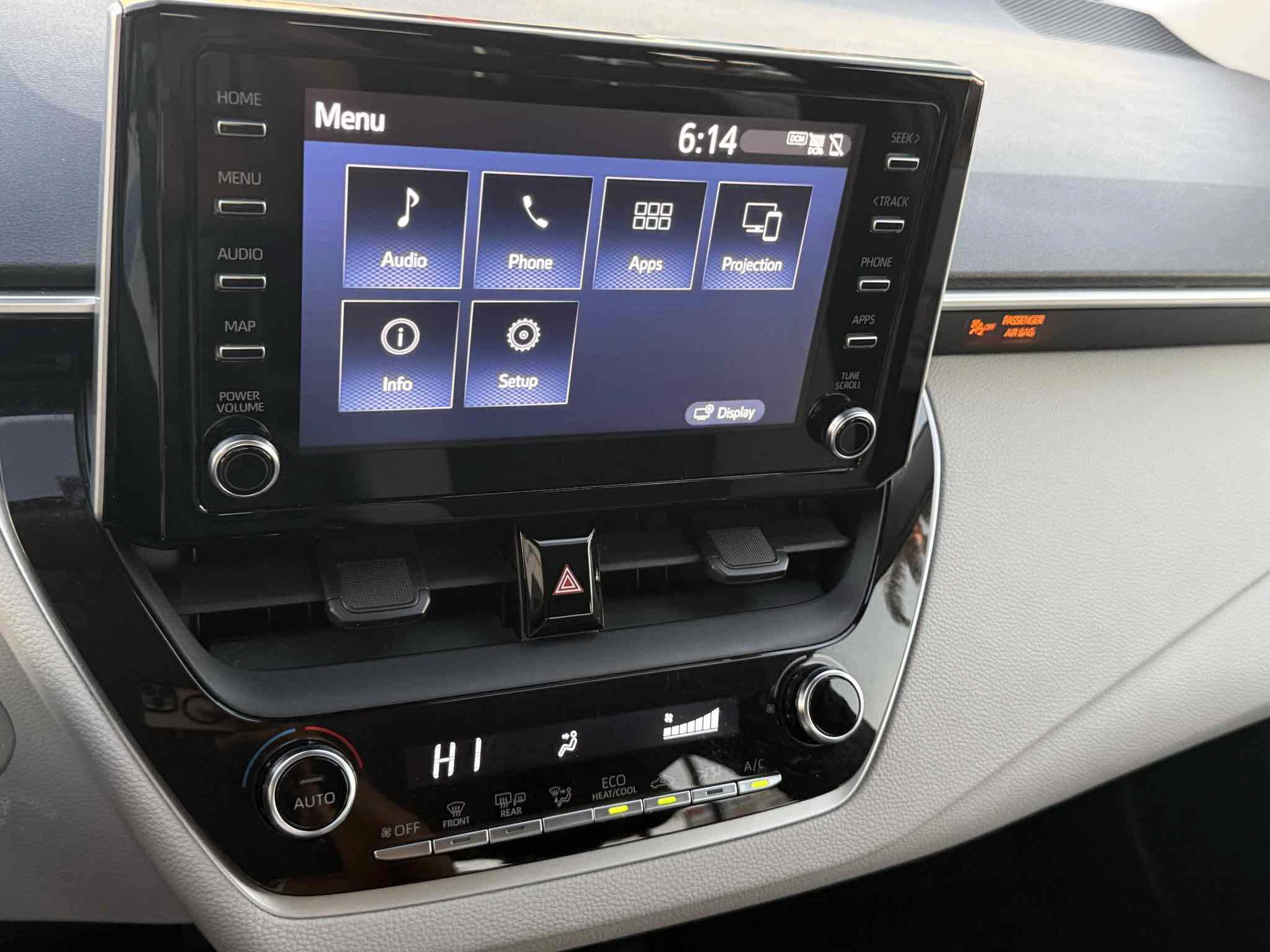 Used 2020 Toyota Corolla LE FWD image 38