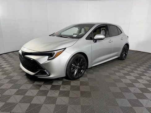 Used 2024 Toyota Corolla XSE image 3