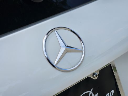 Used 2026 Mercedes-Benz GLB 250 image 9