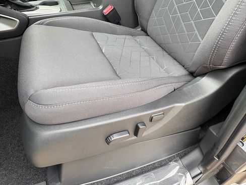 New 2025 Nissan Frontier SV image 18