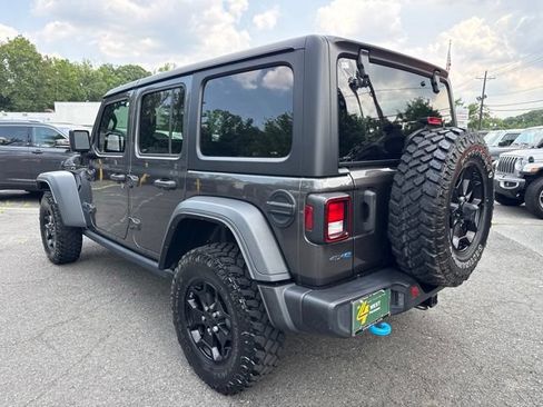 Used 2023 Jeep Wrangler Unlimited w/ Cold Weather Group AWD/4WD image 18