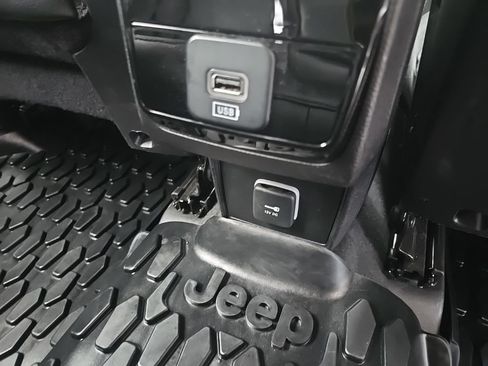Used 2023 Jeep Compass Limited w/ Sun and Sound Group AWD/4WD image 86