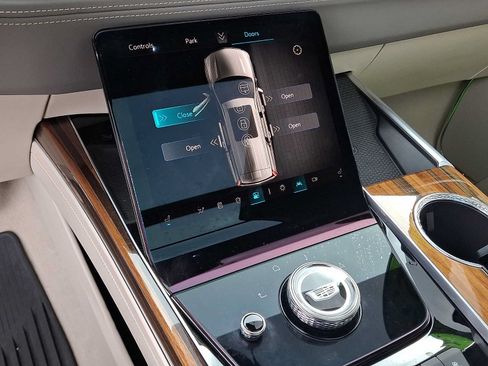 Certified 2025 Cadillac Escalade Sport Platinum w/ LPO, Floor Liner Package AWD/4WD image 18