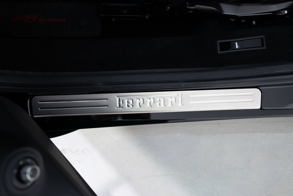 Used 2023 Ferrari F8 Tributo RWD image 25