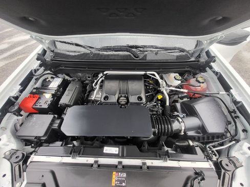 Used 2024 Chevrolet Colorado LT RWD image 10