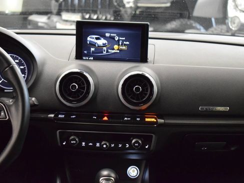 Used 2018 Audi A3 e-tron Premium Plus w/ Technology Package image 38