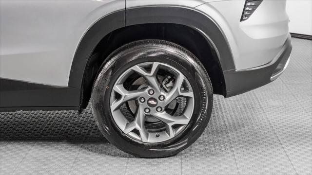 Used 2025 Chevrolet Trax LT w/ LT Convenience Package FWD image 34