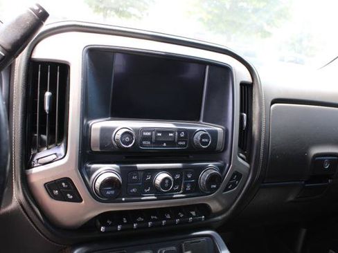 Used 2019 GMC Sierra 2500 Denali w/ Duramax Plus Package AWD/4WD image 22